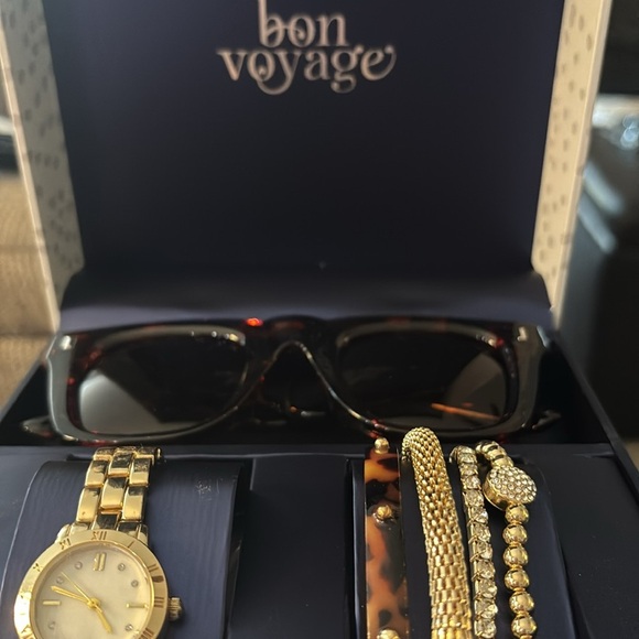 Accessory Gift Set Tortoise Sunglasses Goldtone Watch Bracelets Decorative Box - Picture 2 of 6